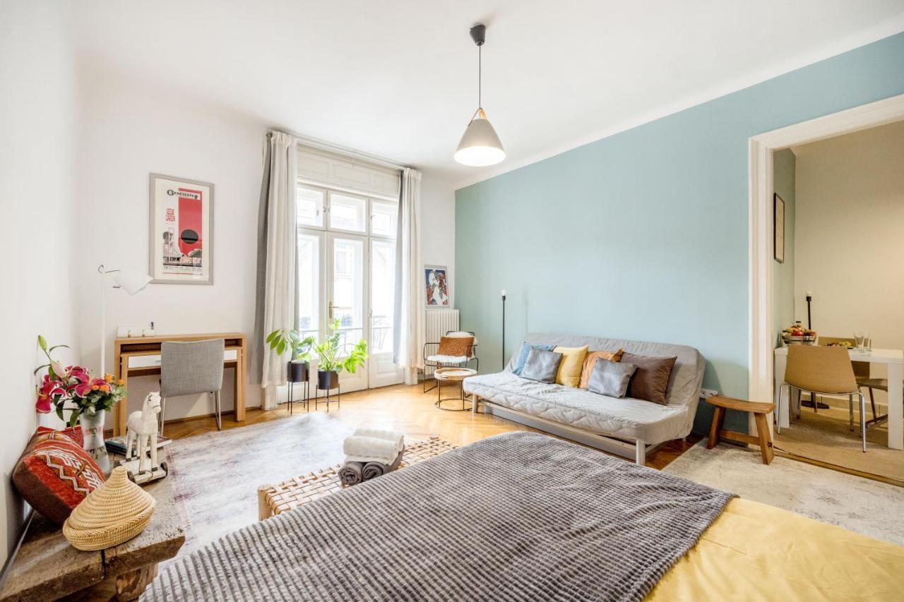 Modern Flat In Heritage District Near The City Center Budapeste Exterior foto