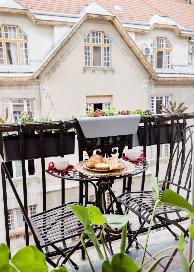 Modern Flat In Heritage District Near The City Center Budapeste Exterior foto