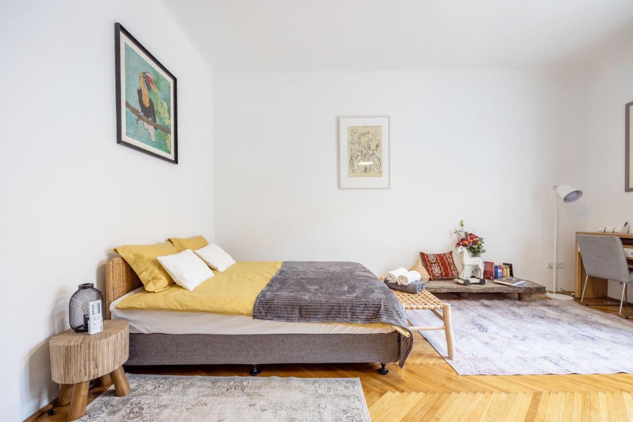 Modern Flat In Heritage District Near The City Center Budapeste Exterior foto