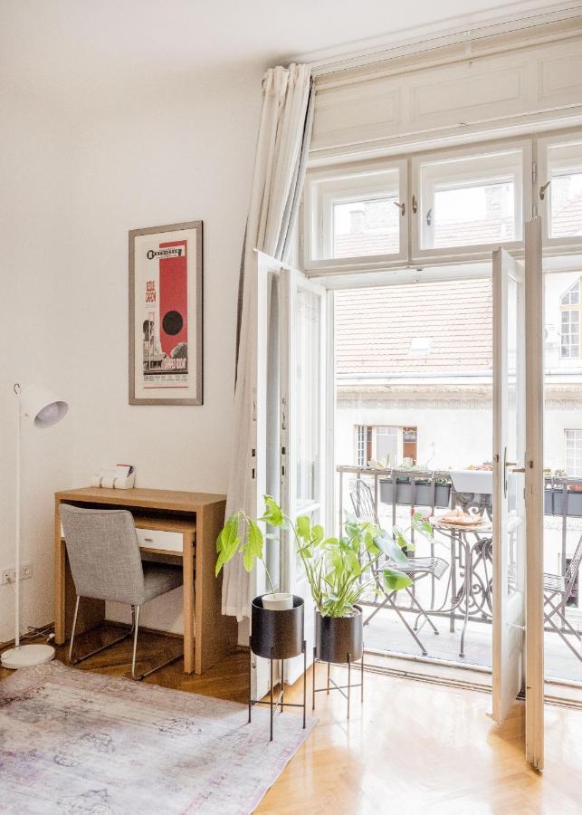Modern Flat In Heritage District Near The City Center Budapeste Exterior foto