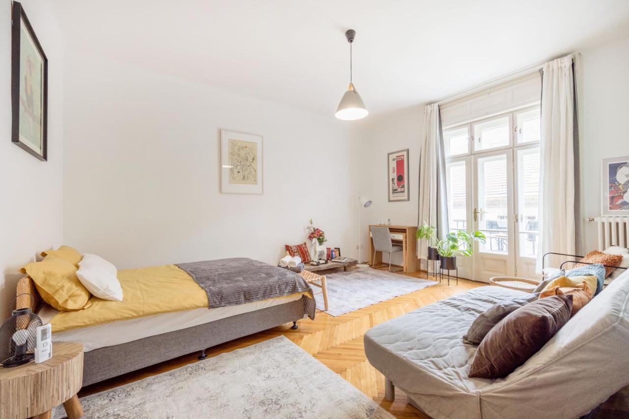 Modern Flat In Heritage District Near The City Center Budapeste Exterior foto