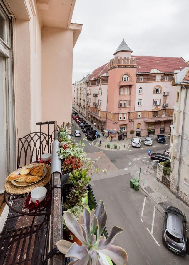 Modern Flat In Heritage District Near The City Center Budapeste Exterior foto